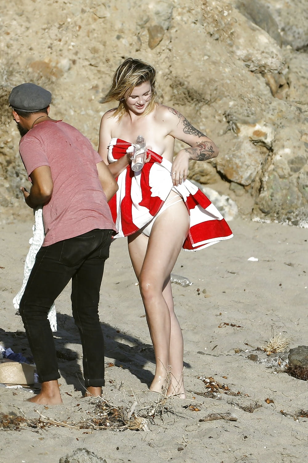 Ireland Baldwin topless at Malibu oct 2017 14