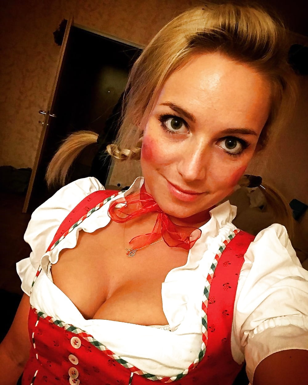 Sexy Dirndl Girls 151 8