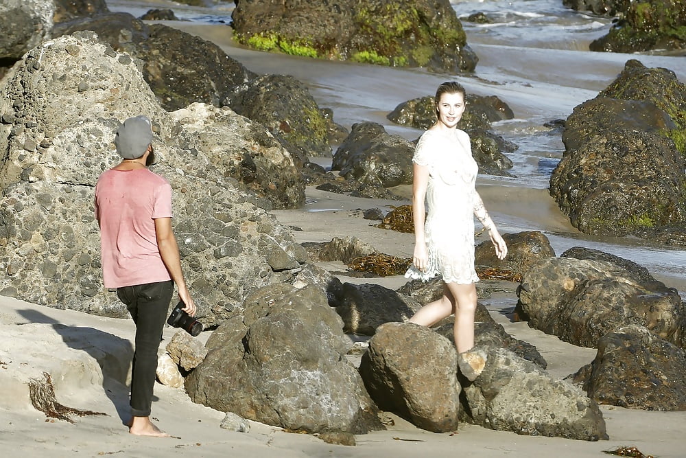 Ireland Baldwin topless at Malibu oct 2017 8