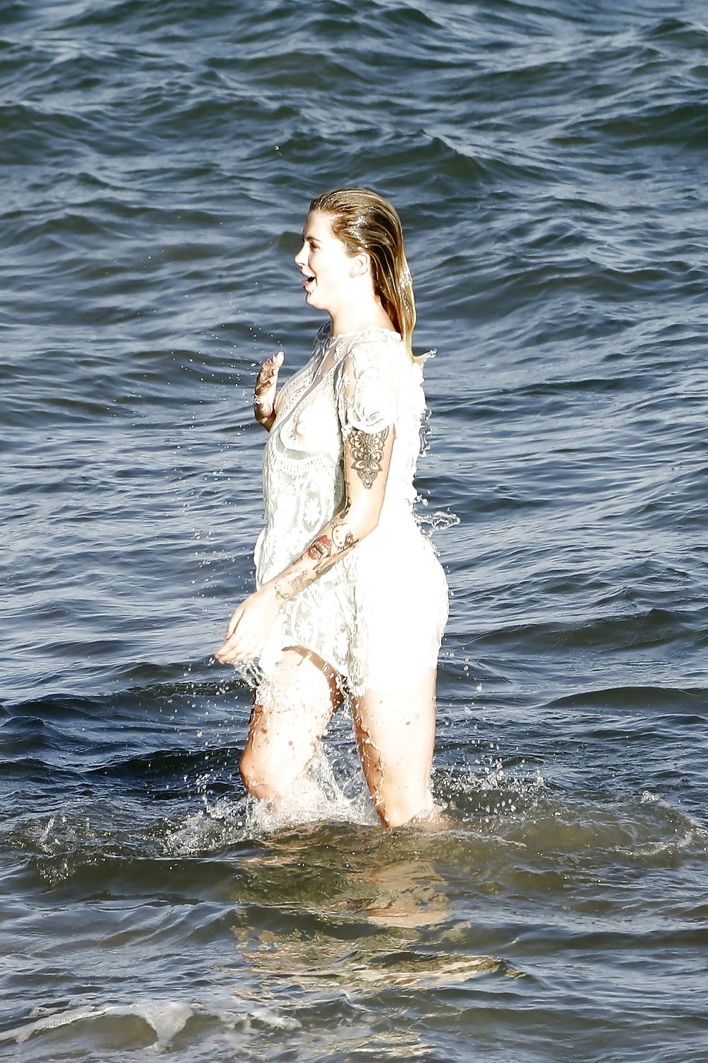 Ireland Baldwin topless at Malibu oct 2017 7