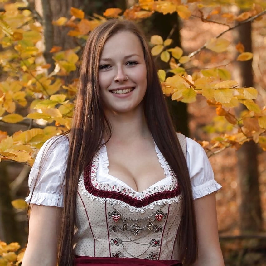 Sexy Dirndl Girls 151 11