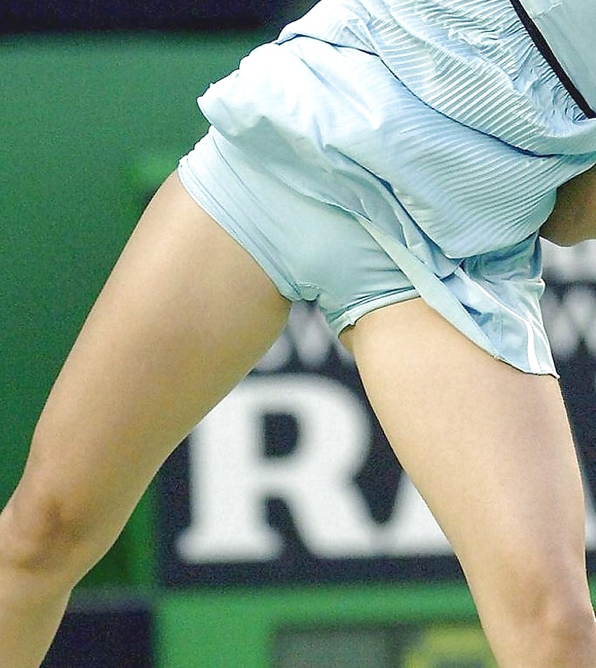 UPSKIRT WHITE TENNIS SEX-BOMBS - IV 20