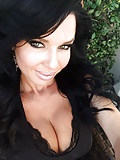 Veronica Avluv selfshots 20