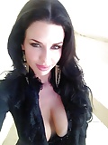 Veronica Avluv selfshots 1