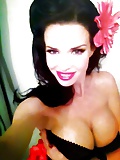 Veronica Avluv selfshots 13